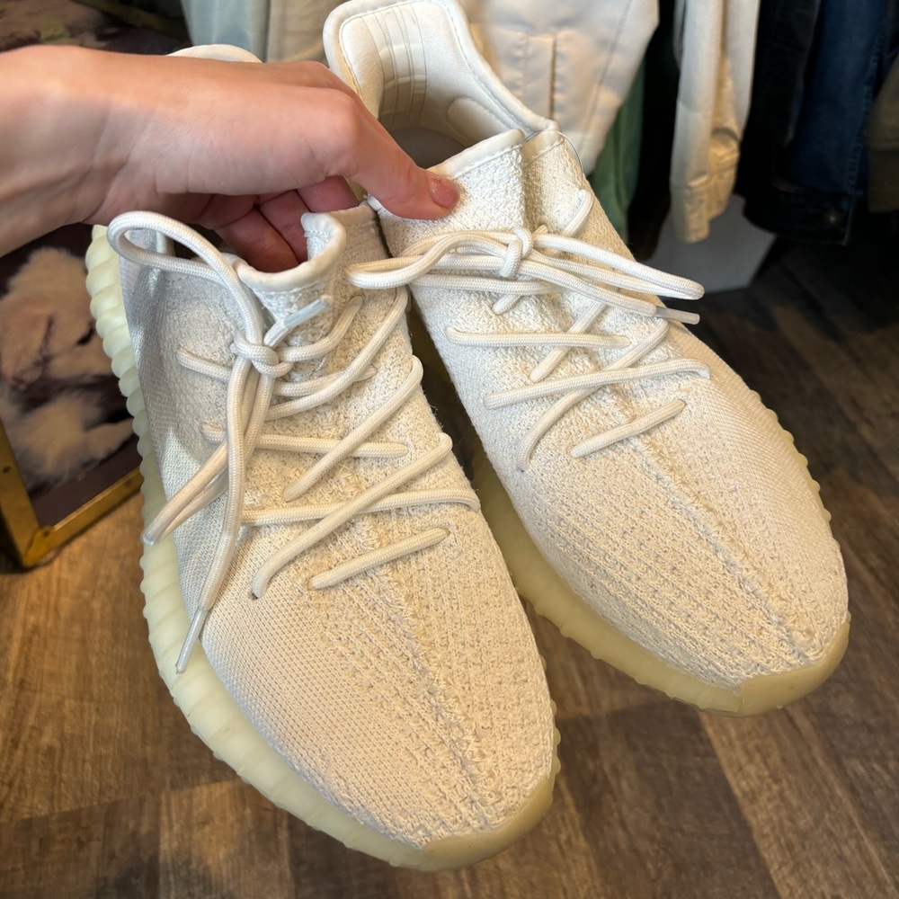 Yeezy 350 V2 size US 10.5